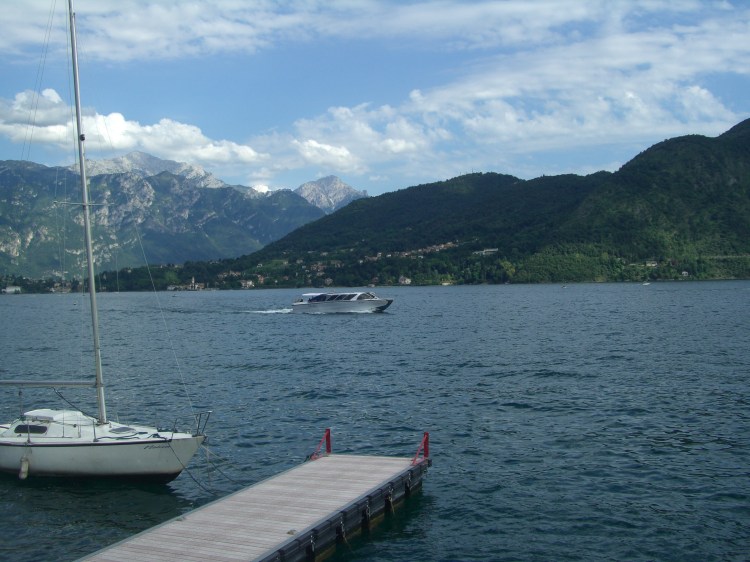 vista del lago Dicomo Italia